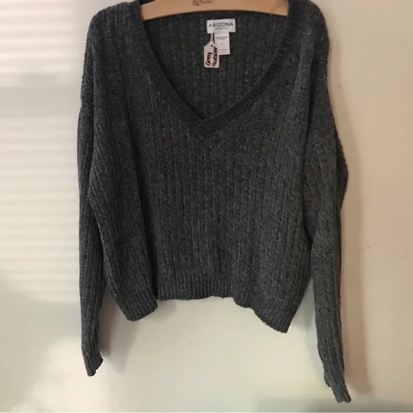 Sweater bundle of 4 - Picture 8 of 14